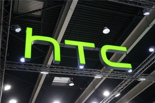 Продажи падают, но HTC остается в строю