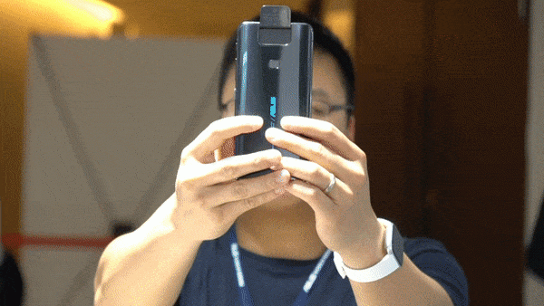 Анонс ASUS Zenfone 6: выносливый флагман с откидной камерой
