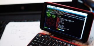 hgTerm – крошечный 4-дюймовый ноутбук размером со смартфон