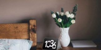 Lenovo выпустил умный будильник с Google Assistant