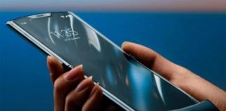 Motorola Razr не имеет слота для SIM-карты