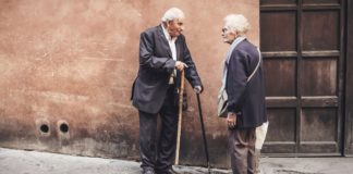 Скорую смерть у пожилых точно предскажет новое компактное устройство