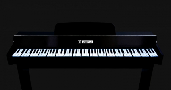 OnePlus сделал пианино из 17 смартфонов OnePlus 7T Pro