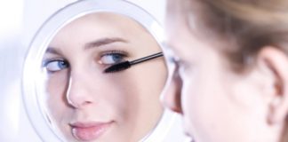 Опасные бактерии встречаются в 9 из 10 женских косметичек