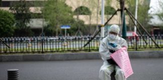 Смартфон против вируса, всегда ли конфиденциальность будет проигрышной? Smartphone_spy